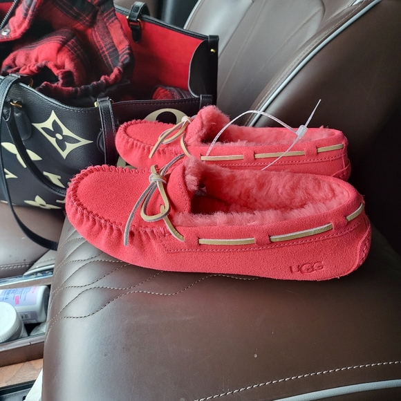 Ugg slippers - Picture 2 of 6